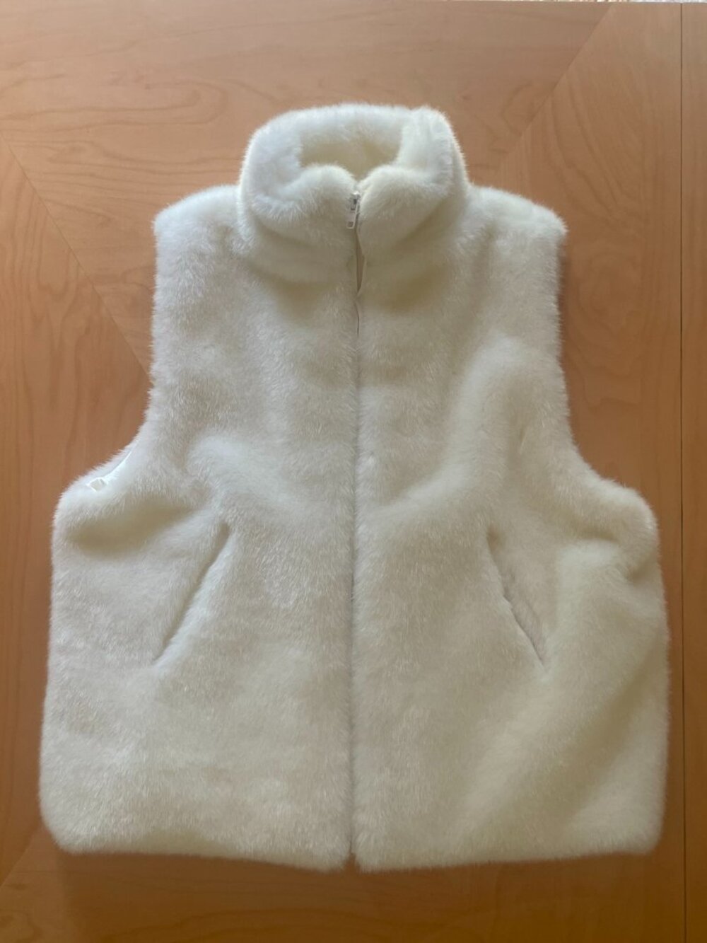 Cejon Women Faux Fur Vest Large Light Cream High Neck Zip Pockets Cozy Winter